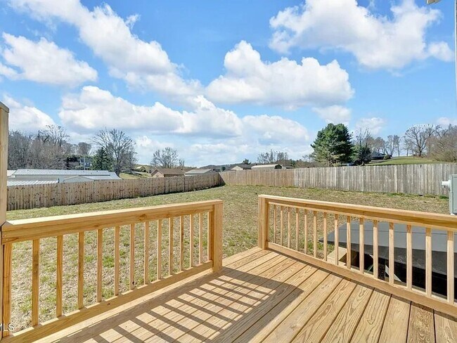 Building Photo - New 4BR/3.5BA Townhome in Meadowview – Modern Living in a Peaceful Historic Setting Near Emory & ...