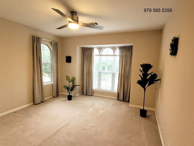 Building Photo - 8504 Young Ln