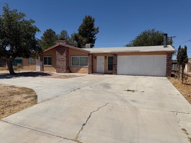 Building Photo - 14136 Osage Rd
