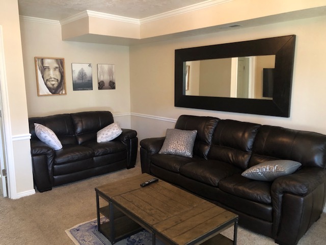 Living Room With Leather - 547 N 300 E