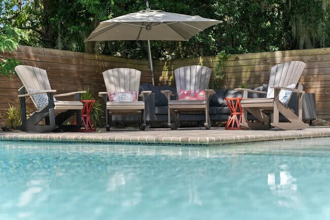 Building Photo - 76 Sanford St