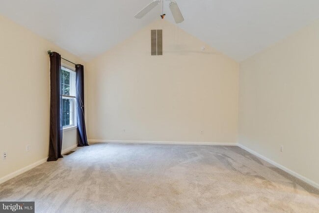 Building Photo - 37487 Burton Ct