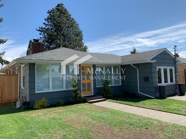 Primary Photo - 4 Bedroom, 1.75 bath Rambler in North Tacoma