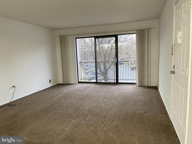 Building Photo - 17 Joyner Ct