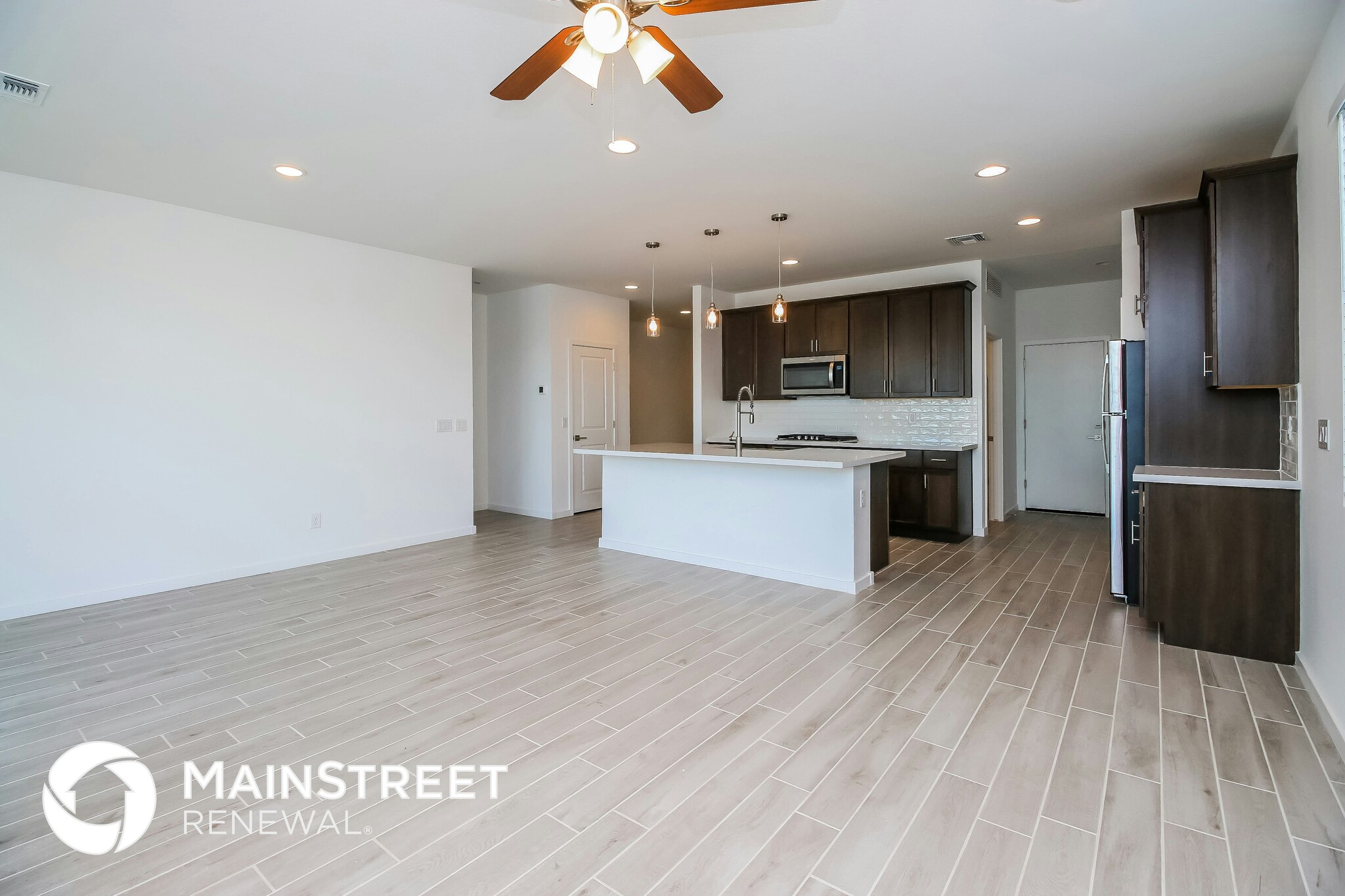 Building Photo - 4576 Stonecrop Dr