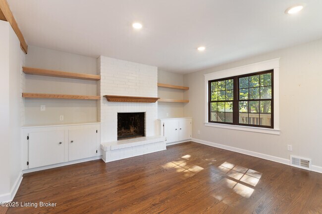 Building Photo - 810 Beechwood Rd
