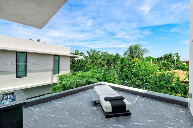 Building Photo - 4364 Alton Rd