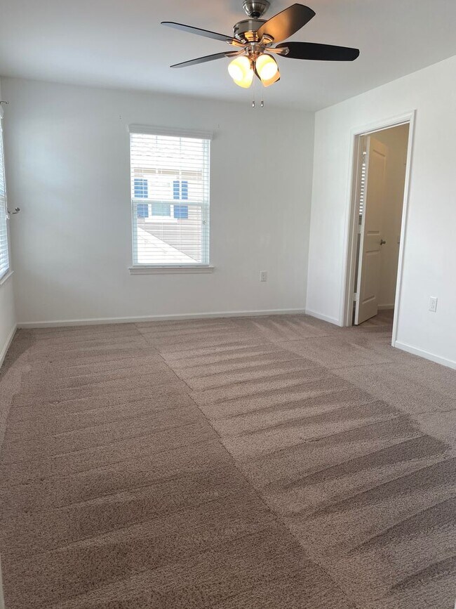 Building Photo - 1628 Brimington Ln