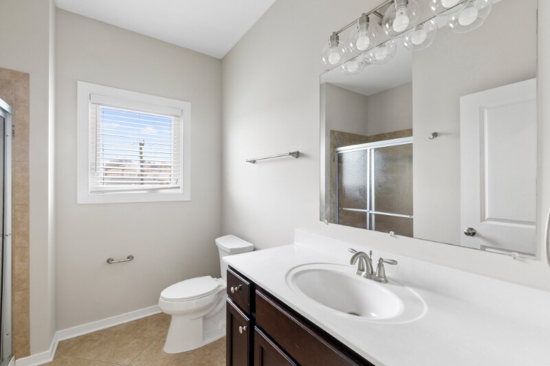 Building Photo - 2102 E Broad St