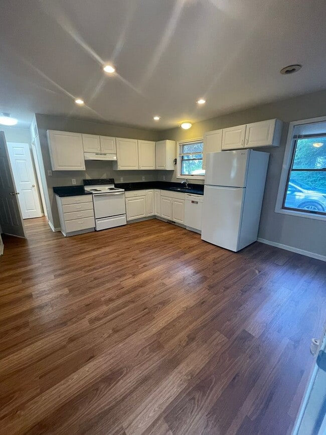 Building Photo - 230/232 Brookridge Rd.