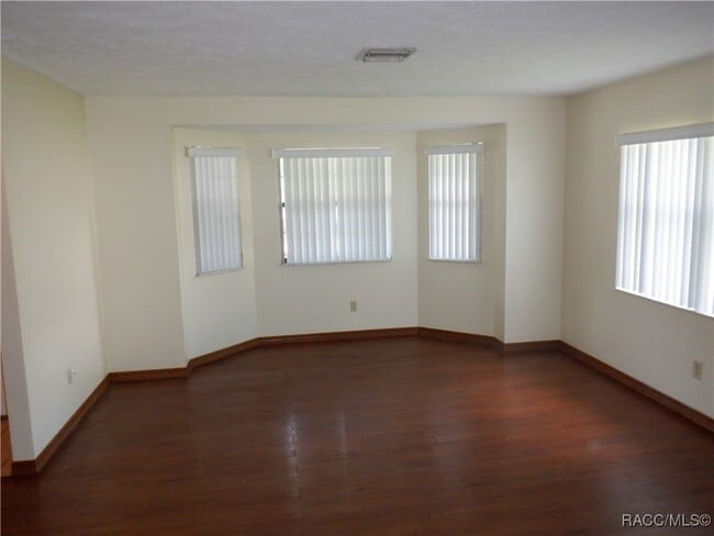 Building Photo - 109 Wright St