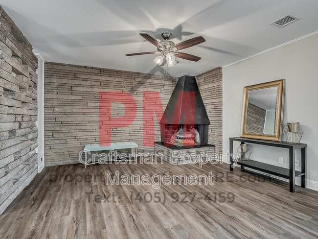 Building Photo - 13601 Pinehurst Rd