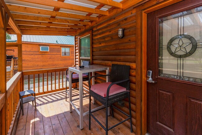 Building Photo - 299 Willow Springs Dr