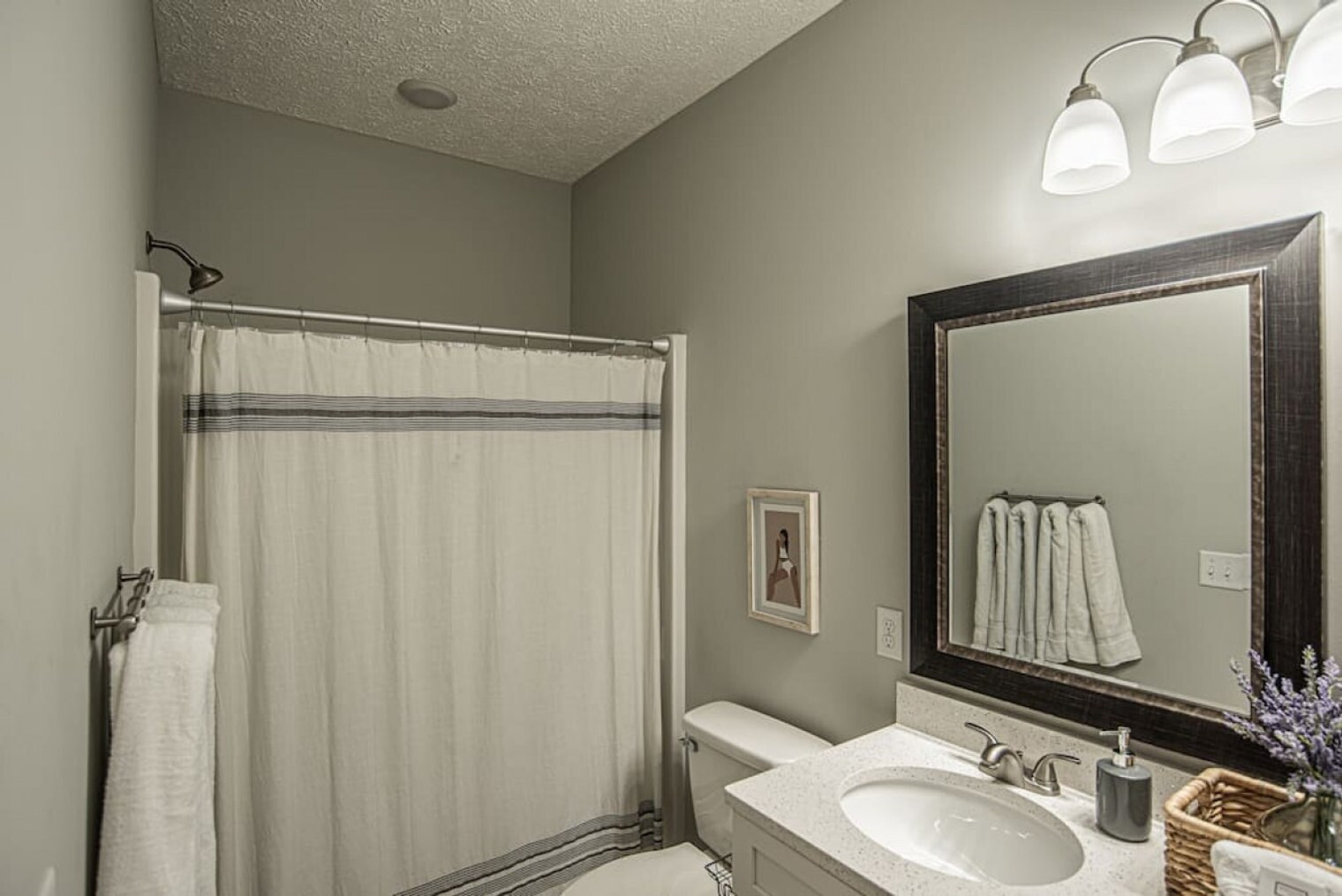 Building Photo - 304 La Paloma Pl