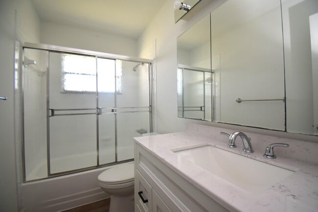 Building Photo - 270 Cape Cod Cir