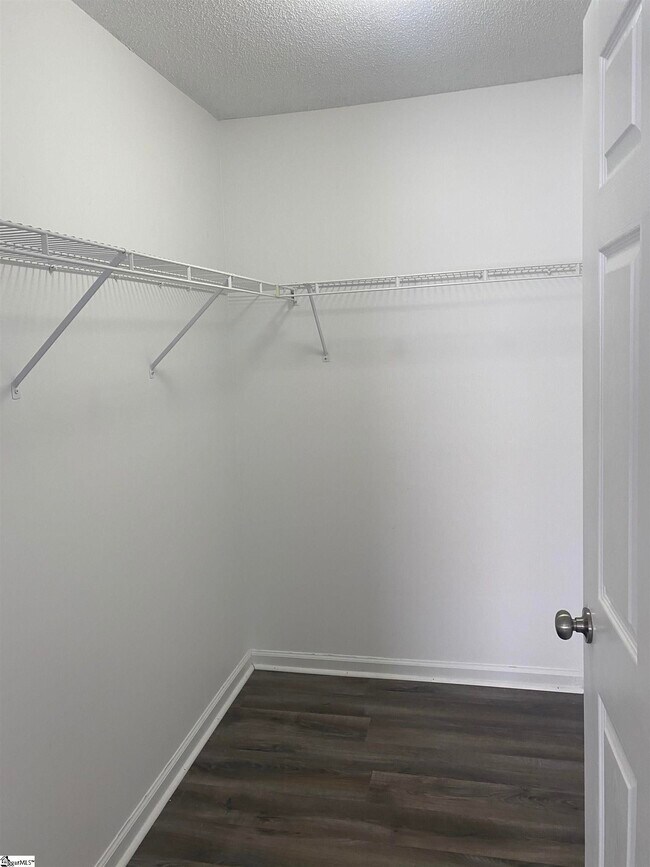 Building Photo - 806 Pelham Square Way