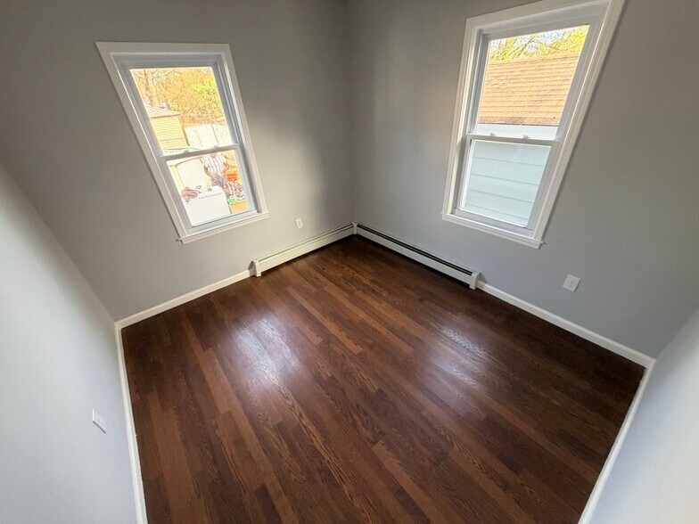 Building Photo - 8 Joan Terrace