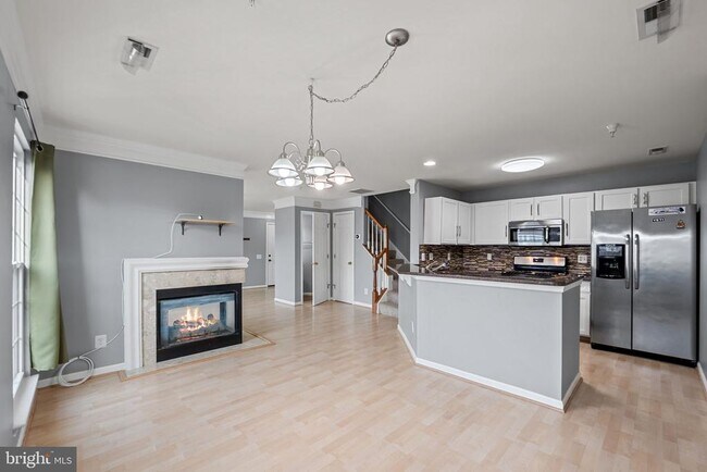 Building Photo - 46966 Courtyard Sq