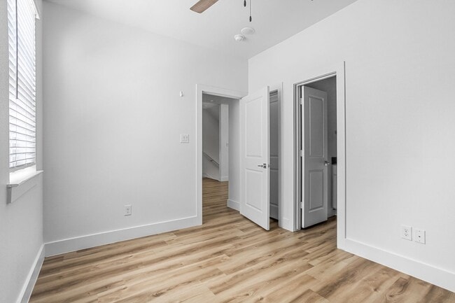 Building Photo - 2509 Benbrook Blvd
