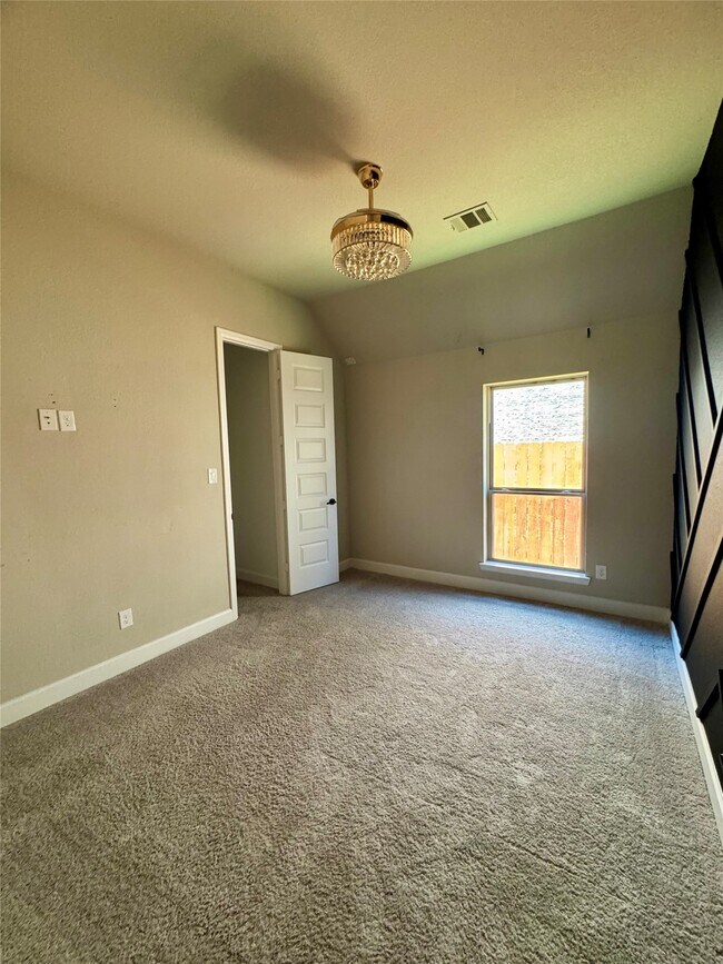 Building Photo - 7211 Sylvan Birch Trl