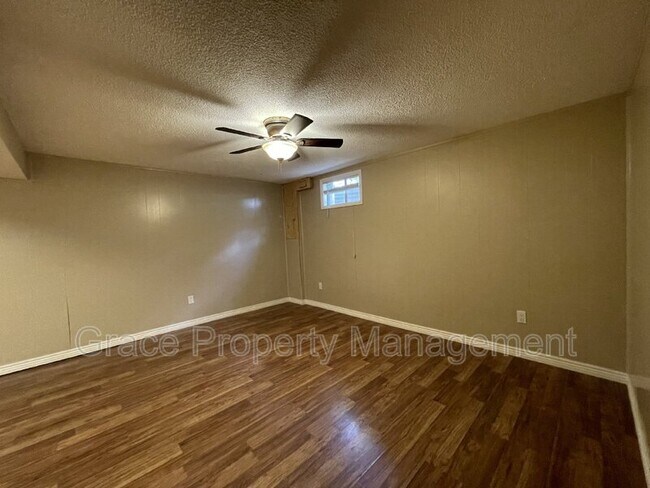 Building Photo - 8741 W 89th Pl
