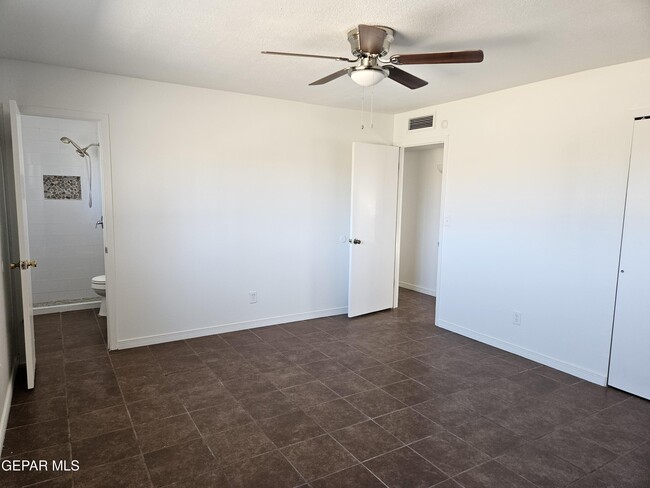 Building Photo - 2900 Roy Pace Dr