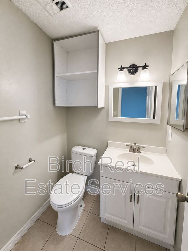 Building Photo - 1017 Amble Ln