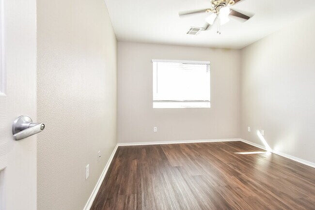 Building Photo - 6333 Blushing Willow St