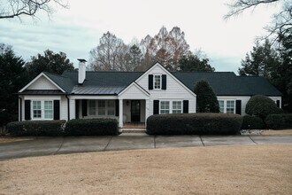 Building Photo - Luxury 4br/3.5ba house