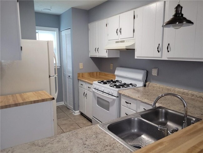 Building Photo - 457 Prince of Wales