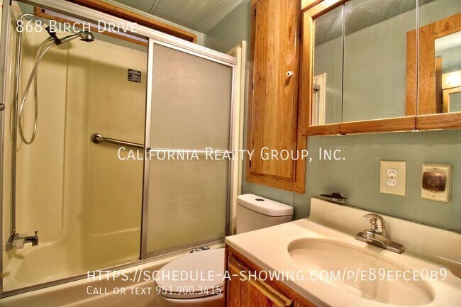 Building Photo - 868 Birch Dr