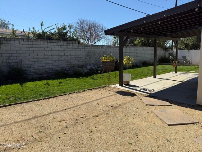 Building Photo - 382 Aristotle St