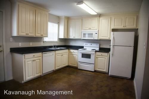 Building Photo - 3 Courtland Dr