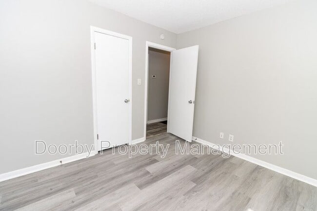 Building Photo - 7707 Canyon Dr