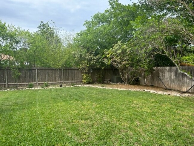Building Photo - $350 OFF FIRST MONTH'S RENT IF YOU MOVE IN...