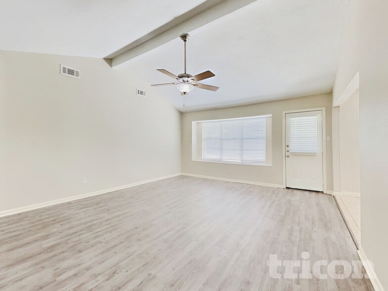 Building Photo - 23110 Newgate Dr