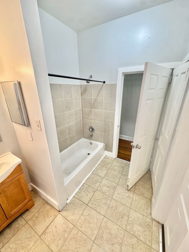 Building Photo - 1103 Linden St