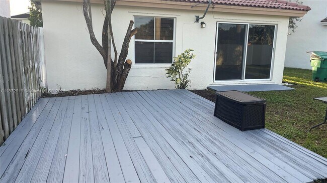 Building Photo - 6952 SW 148 Ln