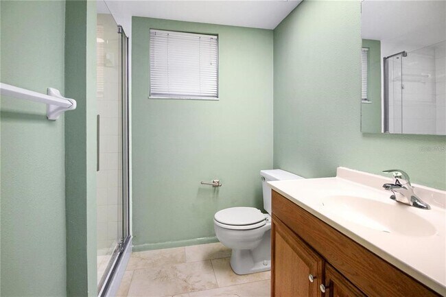 Building Photo - 135 Woodlake Wynde