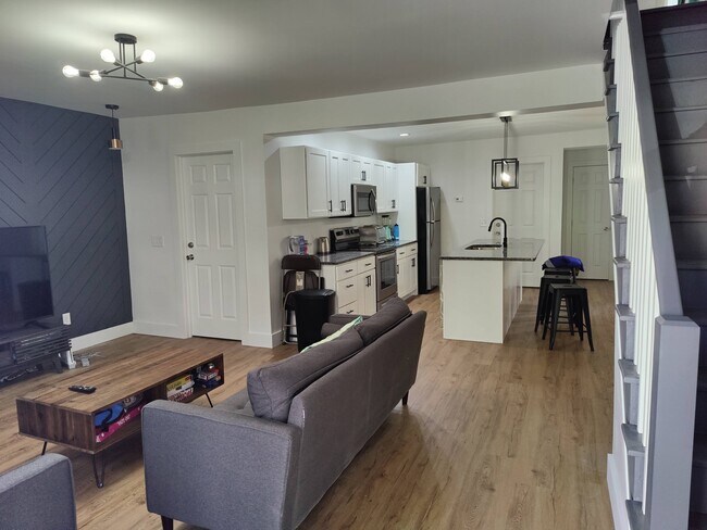 Building Photo - 82 Murray St