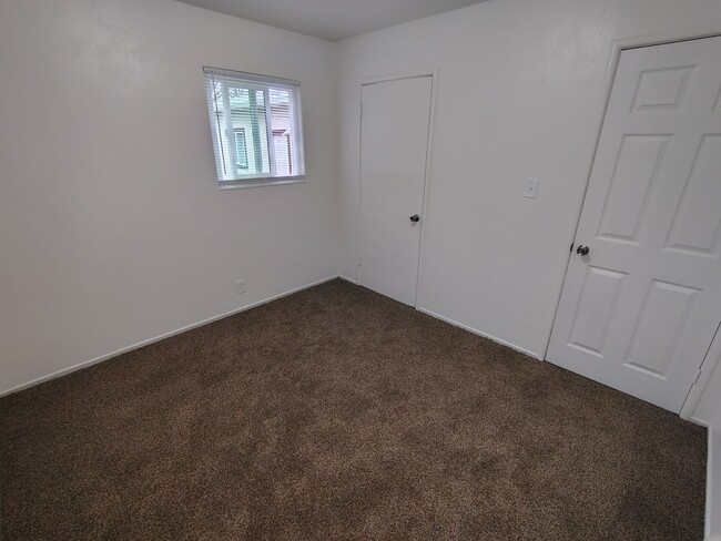 Building Photo - 1914 Freida Ct