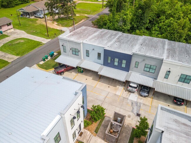 Building Photo - 3535 Knight Ln