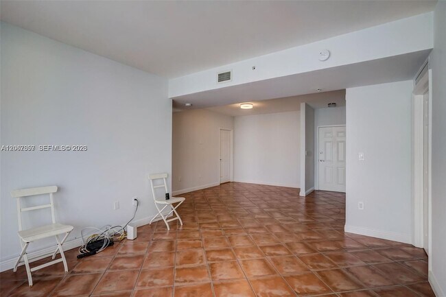 Building Photo - 2425 SW 27th Ave