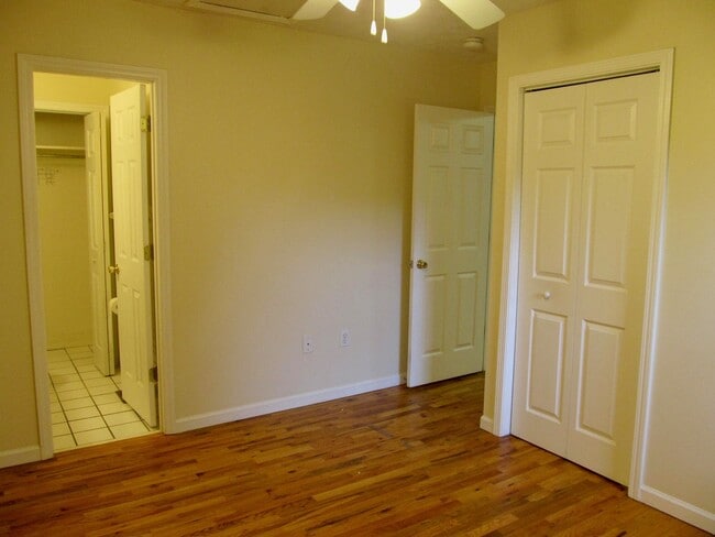 Building Photo - Black Mountain Duplex