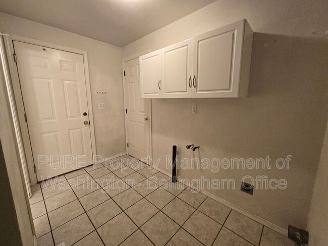 Building Photo - 6521 58th St NE