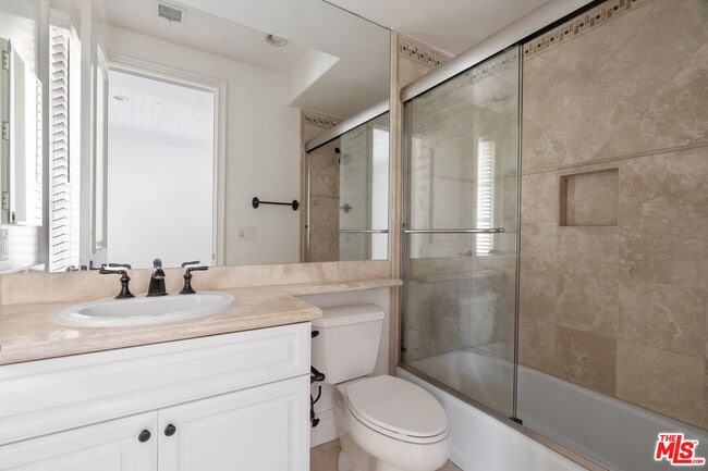 Building Photo - 3697 Benedict Canyon Ln