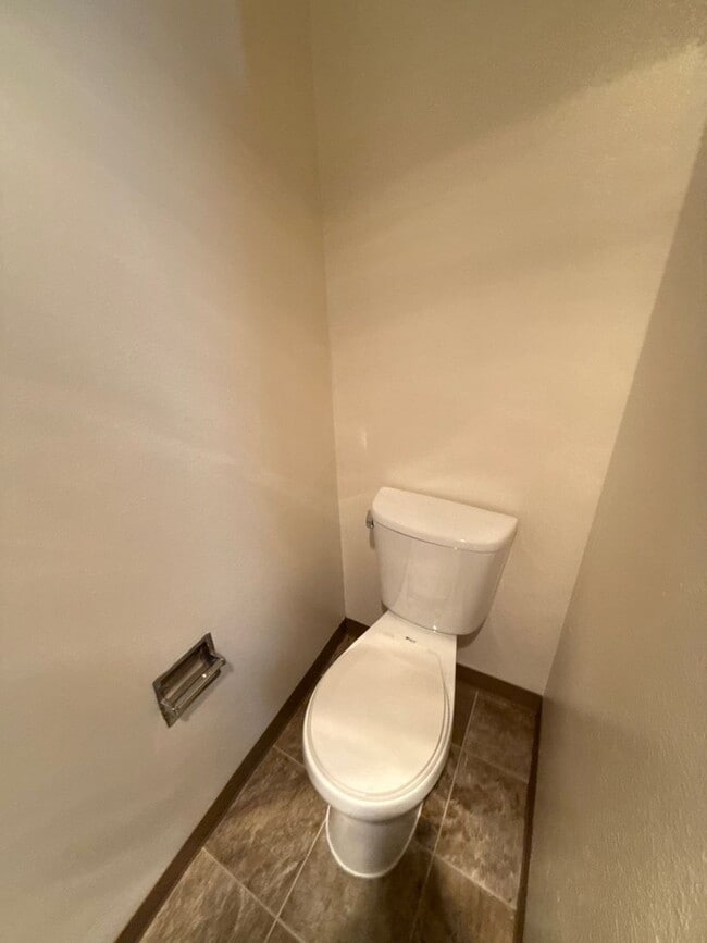 Building Photo - 673 Glen Creek Rd NW