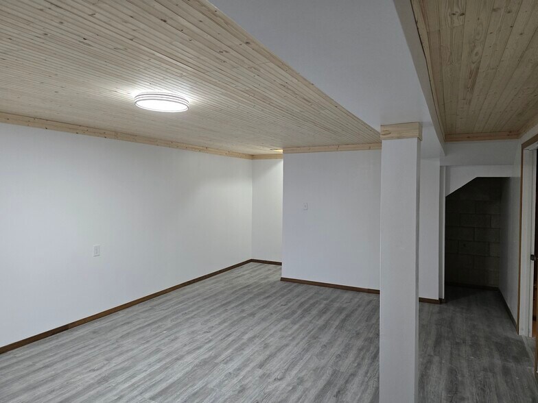 Building Photo - 391 Willow Grove Dr