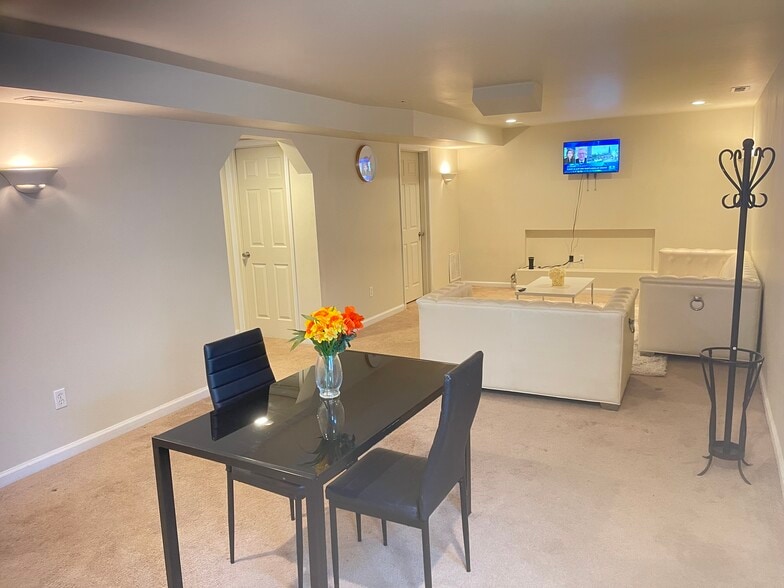 DINING SPACE - 10410 Napoleon St