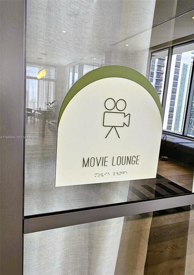 Building Photo - 11 NE 6th St